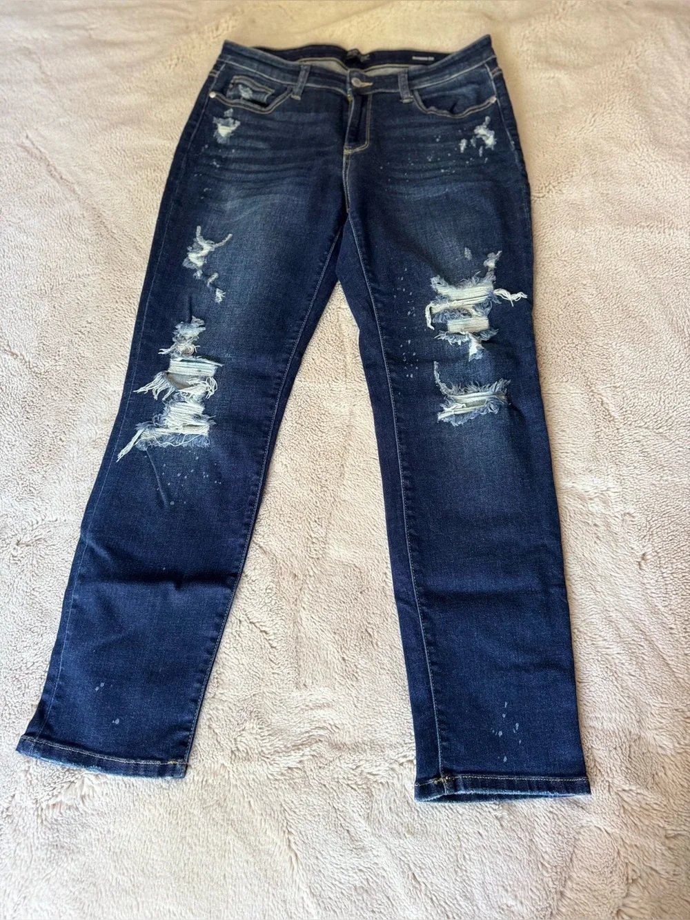 Judy Blue boyfriend fit distressed jeans size 13/31